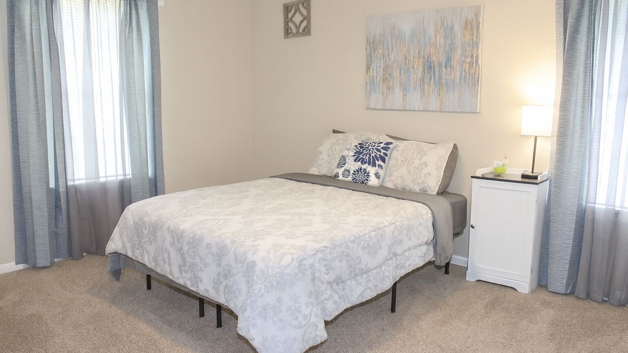 Photo of Bedroom in Sulphur