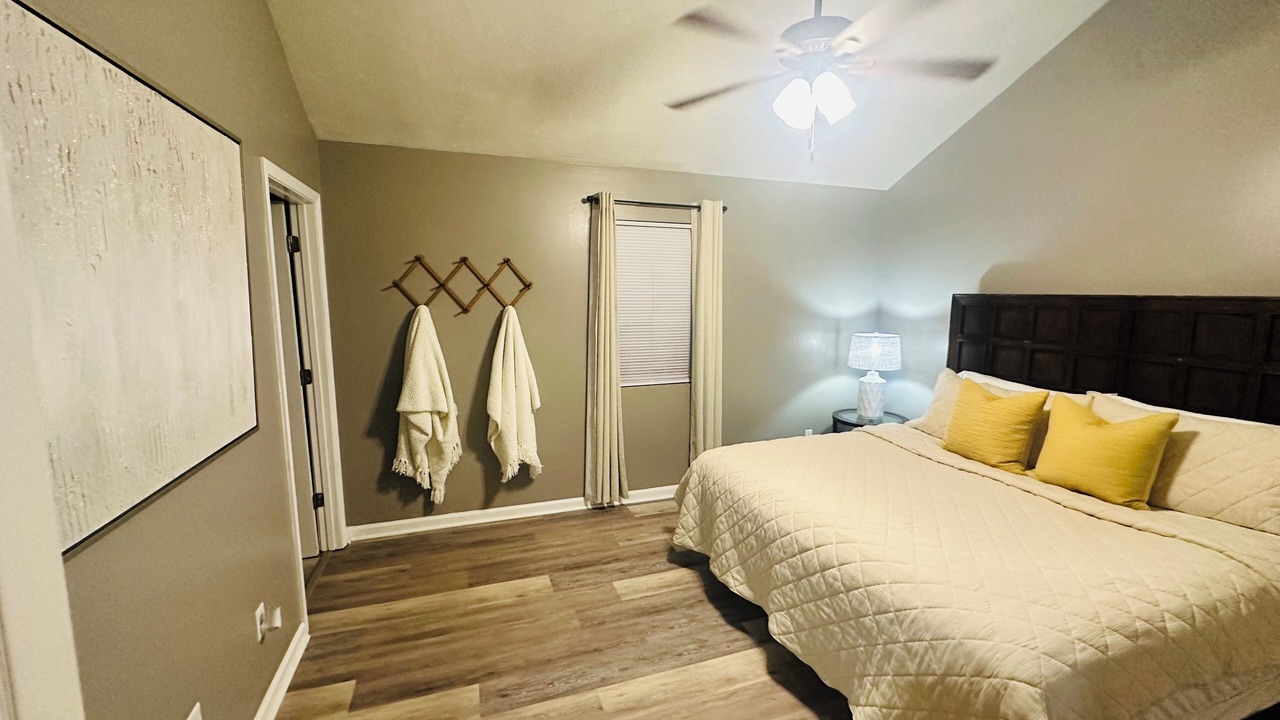Photo of Bedroom in Sulphur