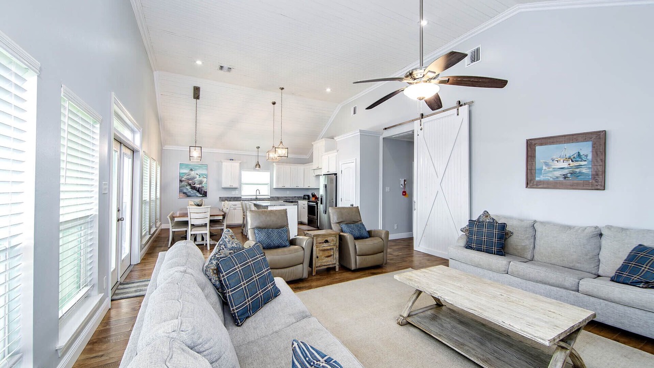 Photo of Livingroom in Golden Meadow