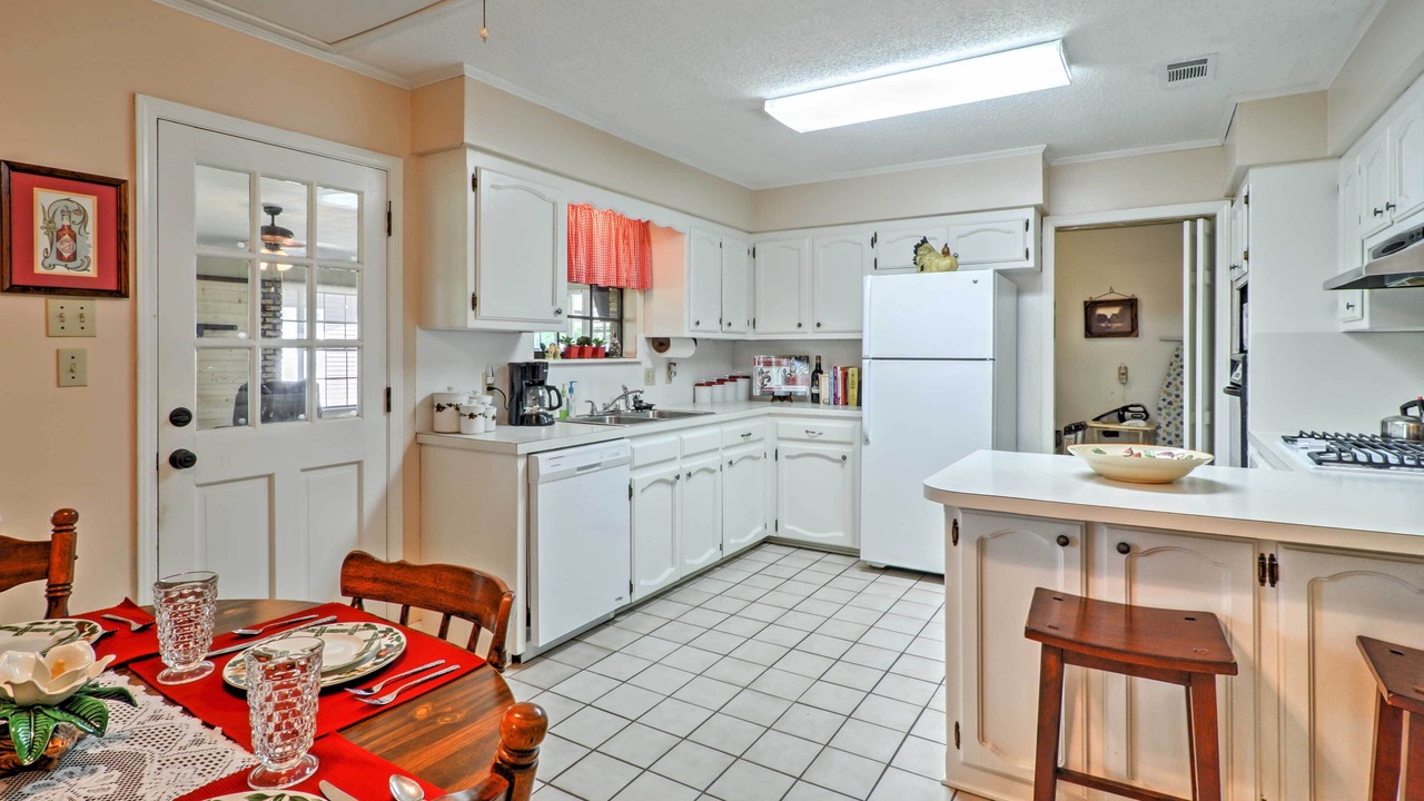 Photo of Kitchen in Clinton