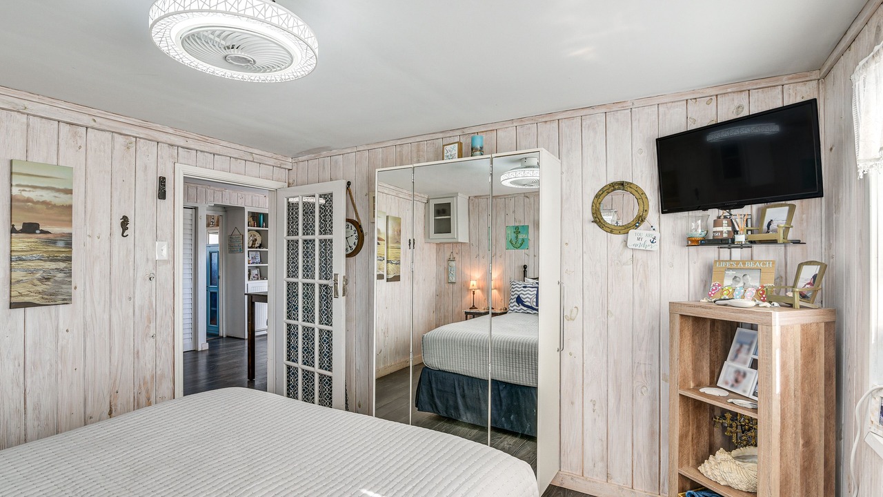Photo of Bedroom in Surfside Beach