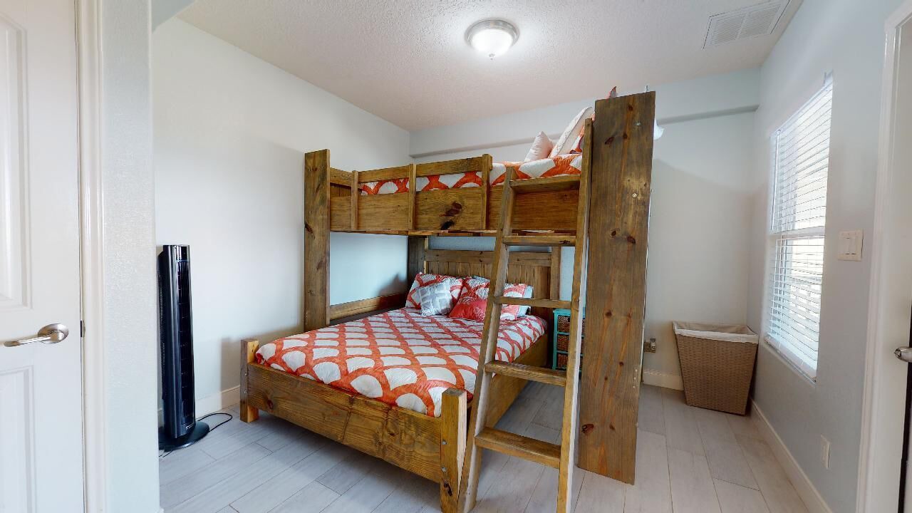 Photo of Bedroom in Crystal Beach