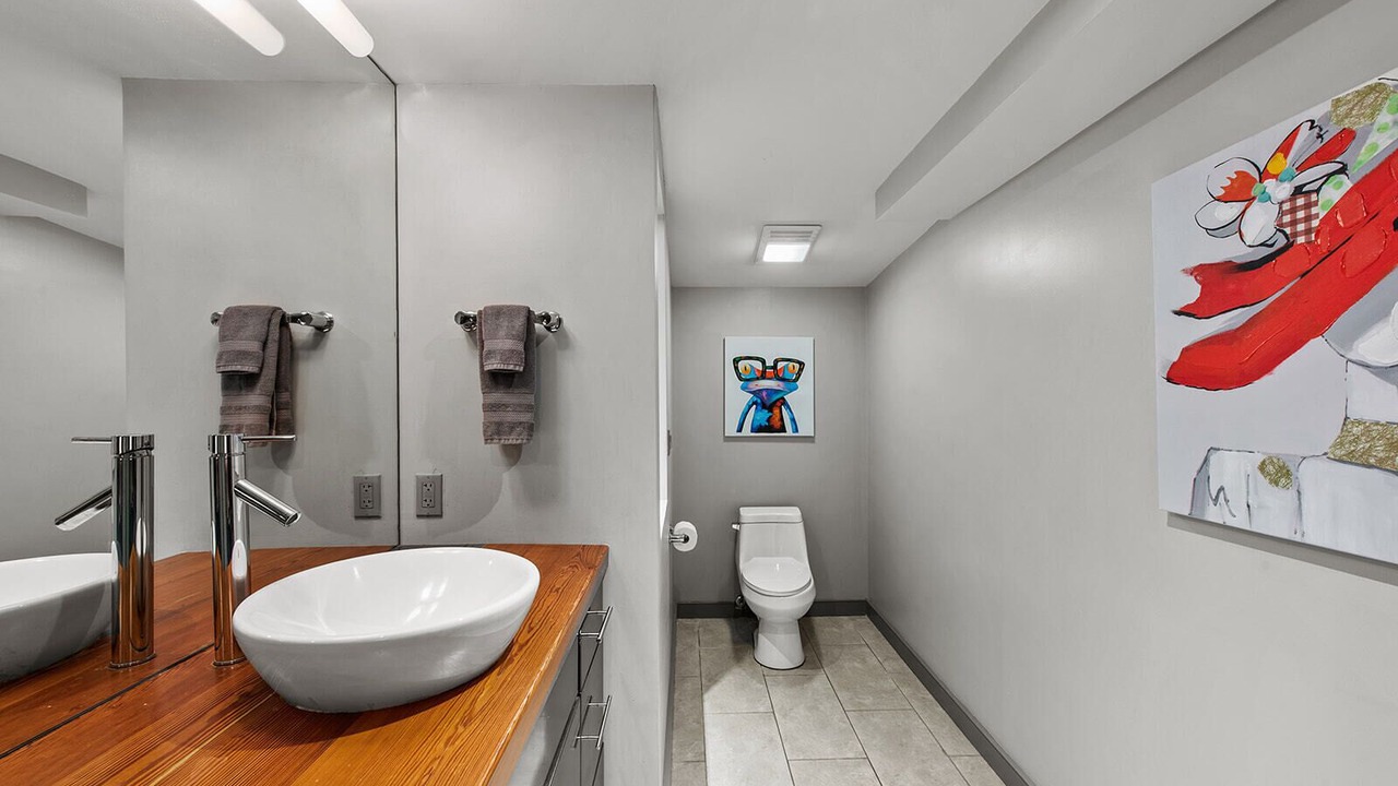 Photo of Bathroom in Central Business District