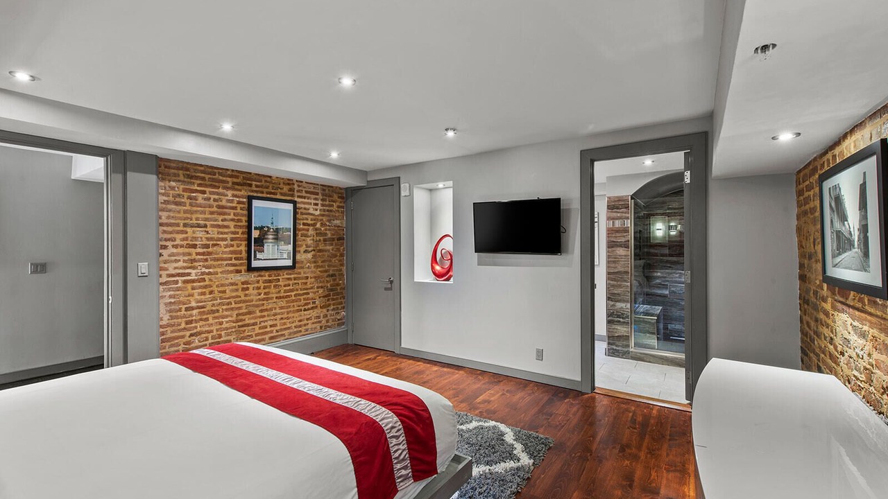 Photo of Bedroom in Central Business District