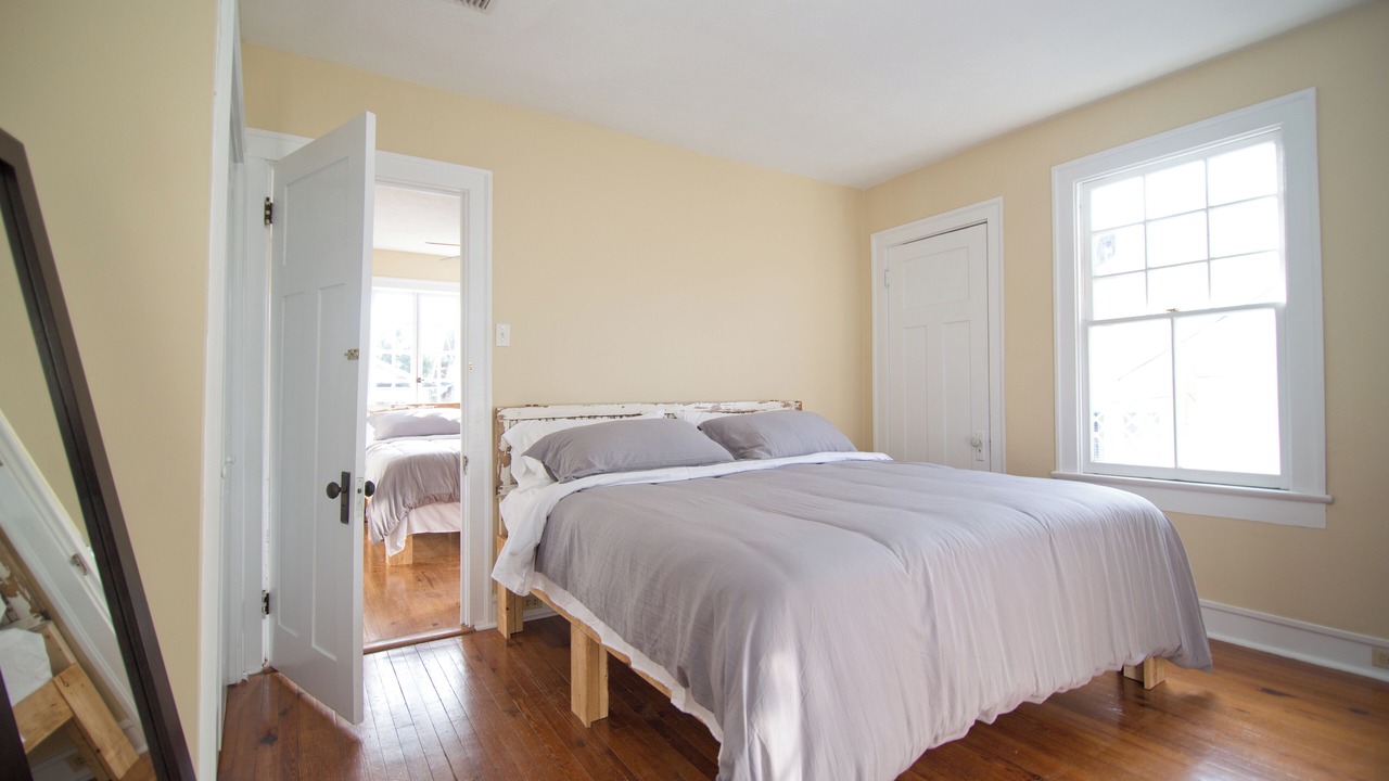Photo of Bedroom in Uptown Historic District
