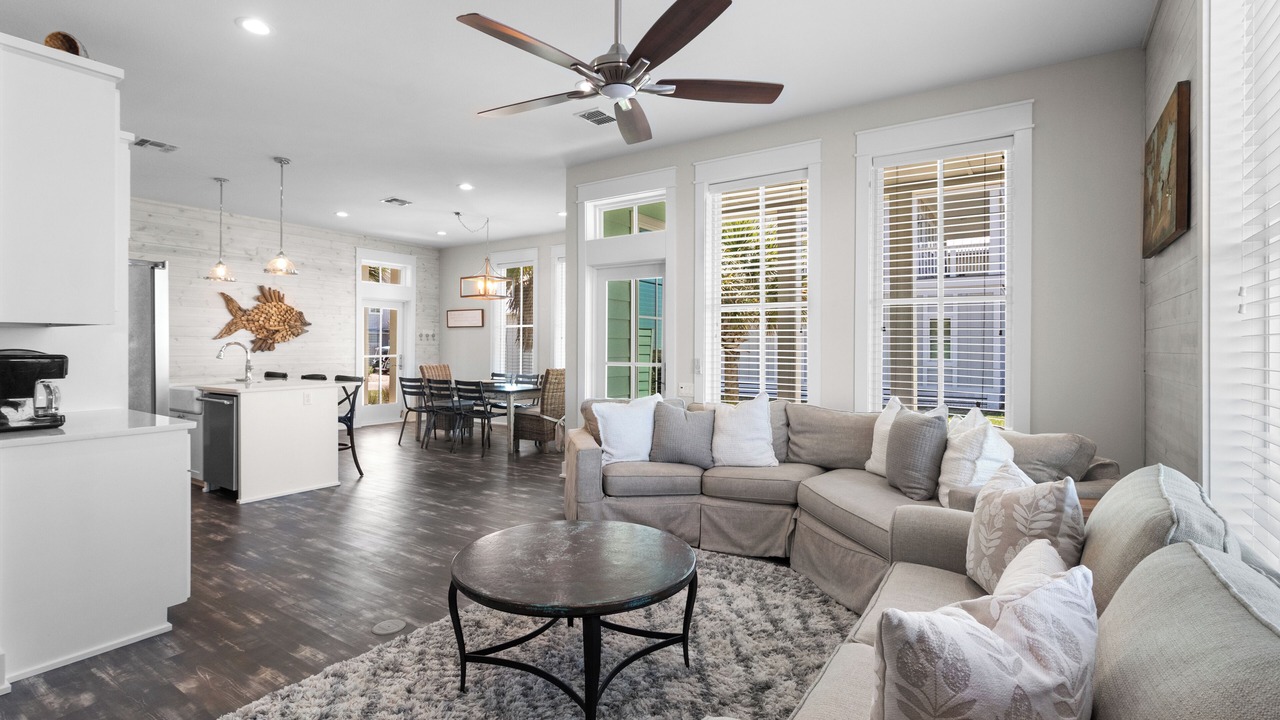 Photo of Livingroom in Cinnamon Shore