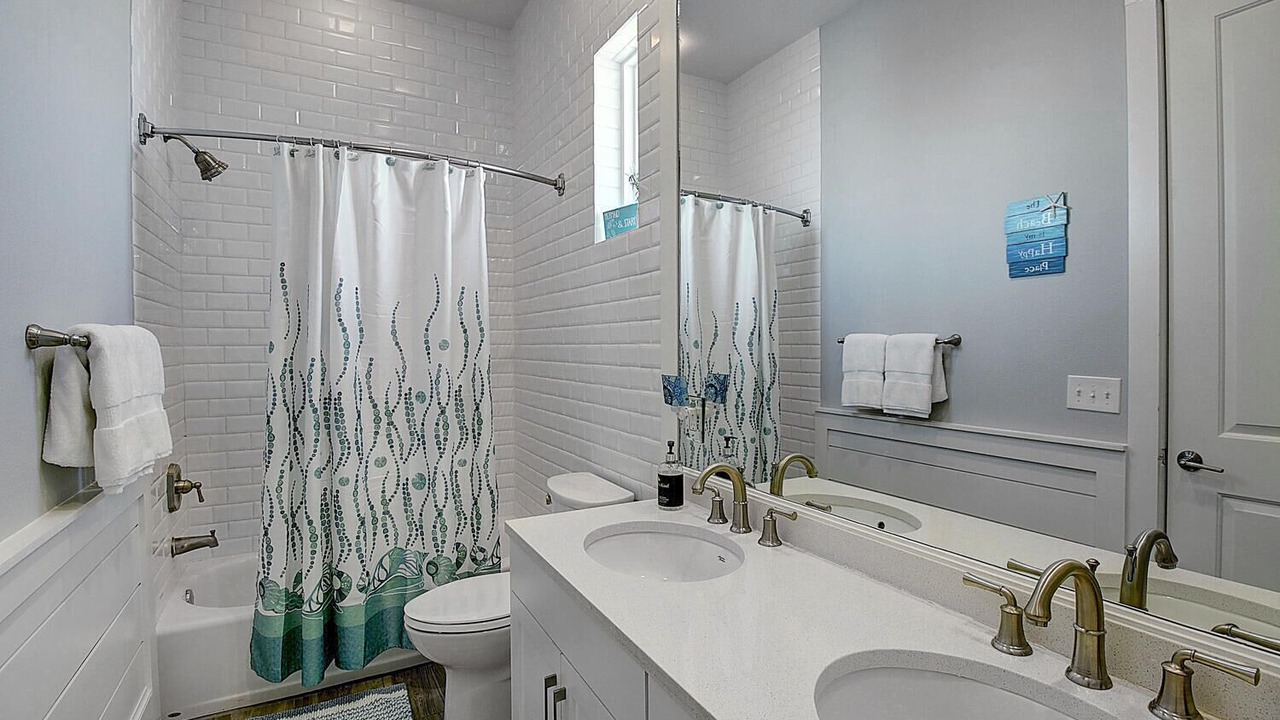 Photo of Bathroom in Cinnamon Shore