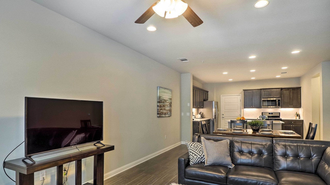 Photo of Livingroom in McNeil