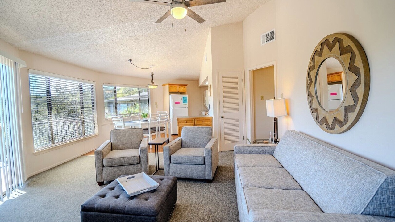 Photo of Livingroom in Lakeway