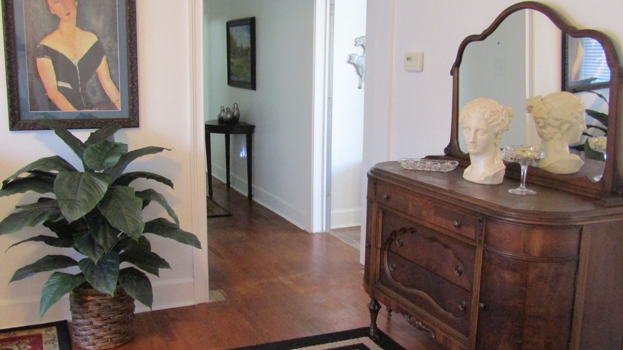 Photo of Bedroom in Abbeville