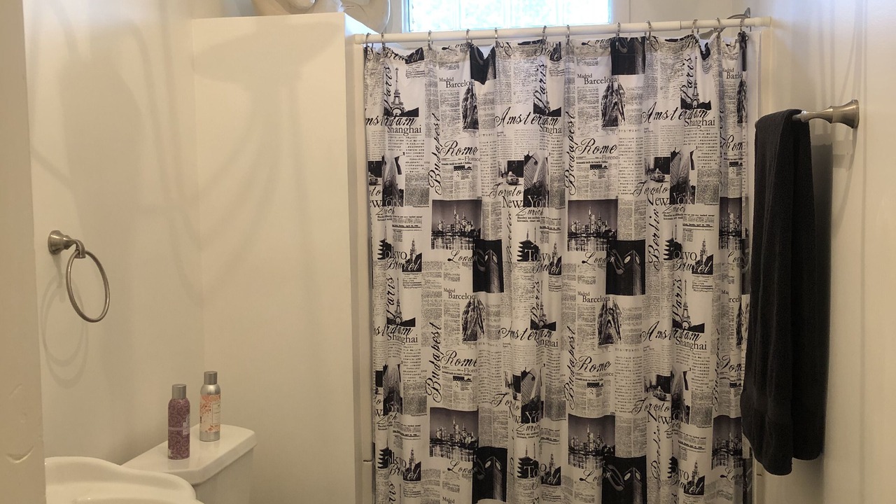 Photo of Bathroom in Abbeville