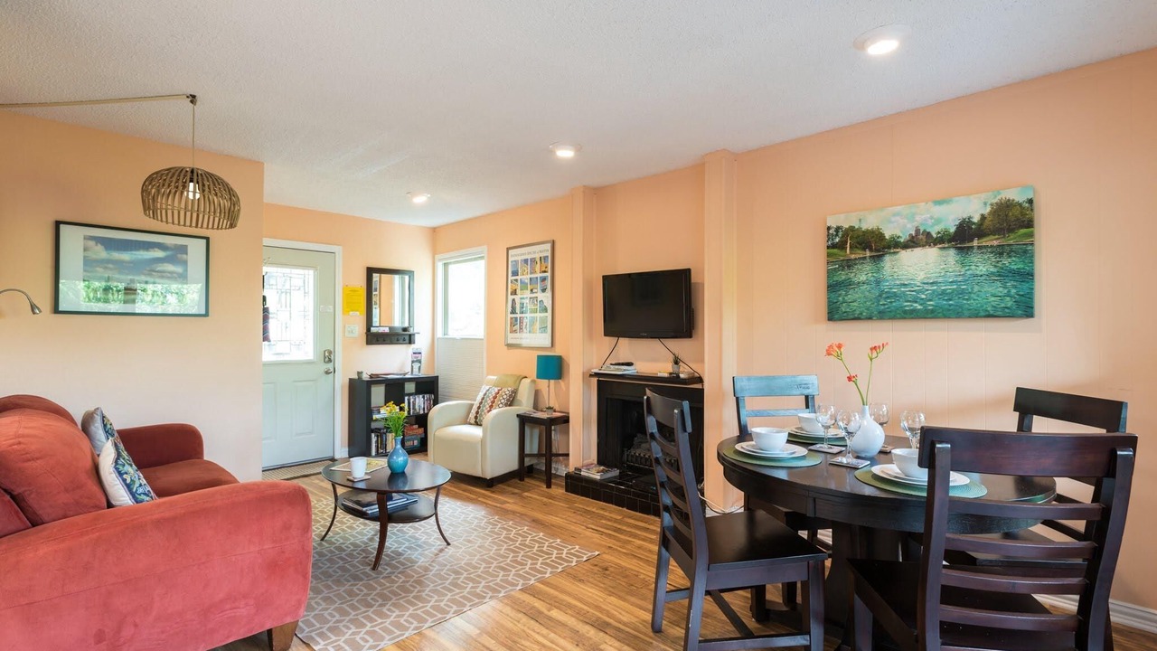 Photo of Livingroom in Barton Hills