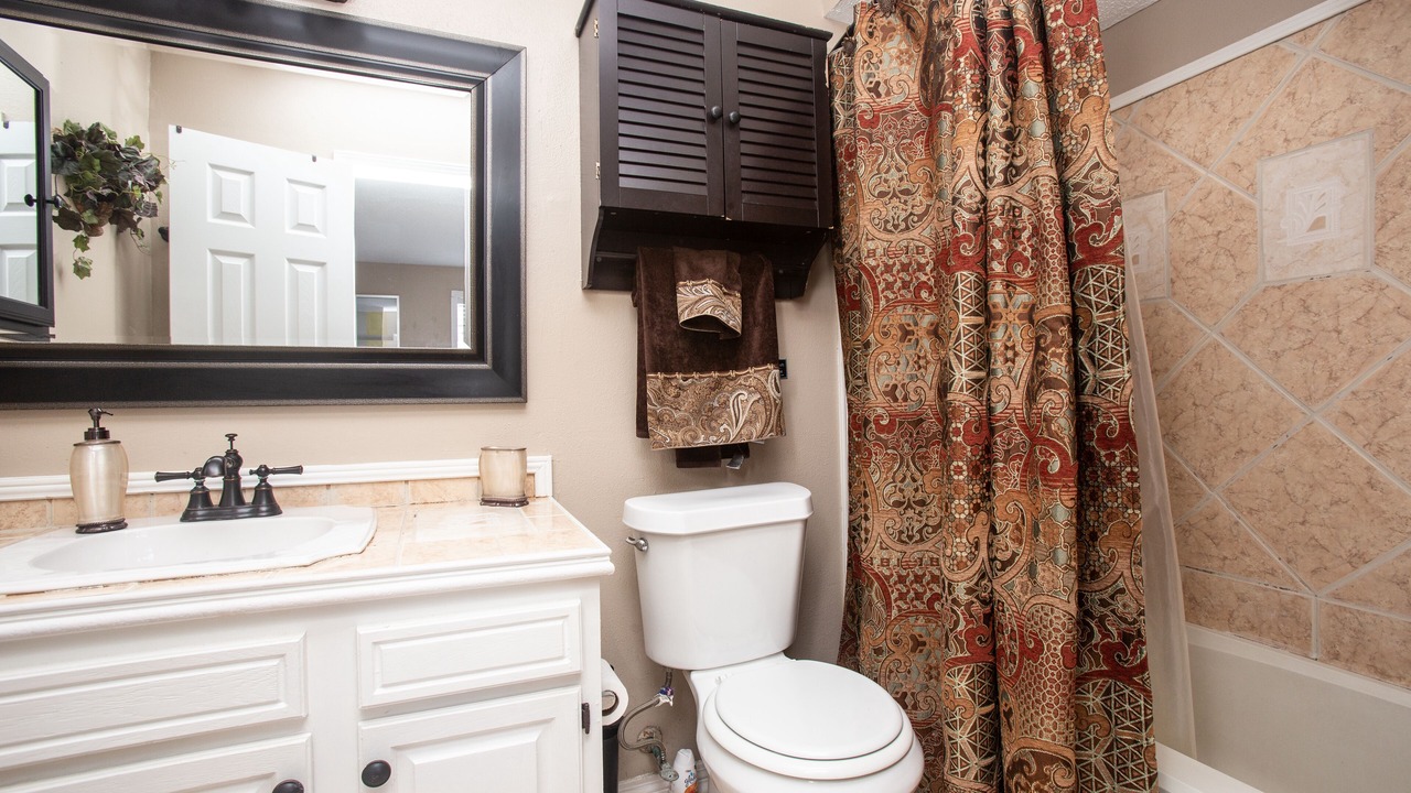 Photo of Bathroom in Tall Timbers - Brechtel