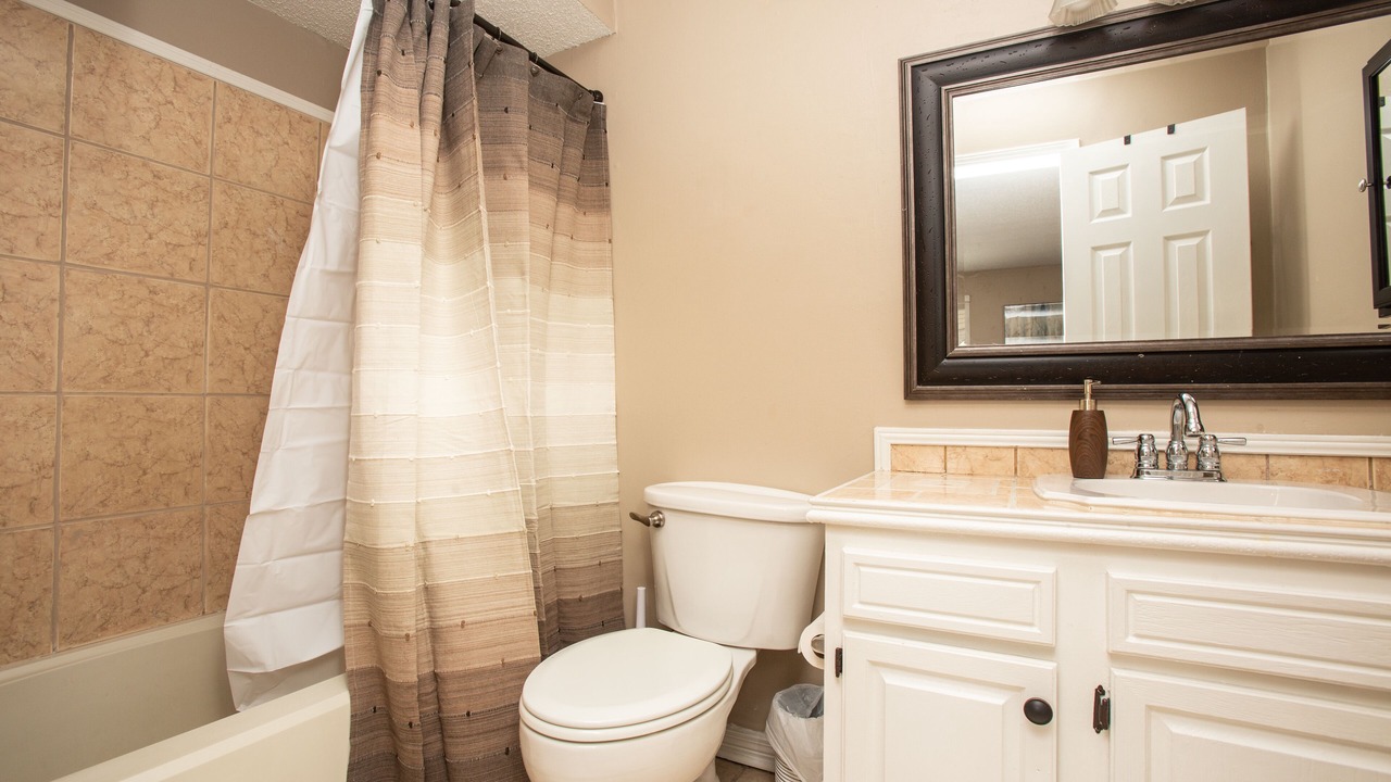 Photo of Bathroom in Tall Timbers - Brechtel