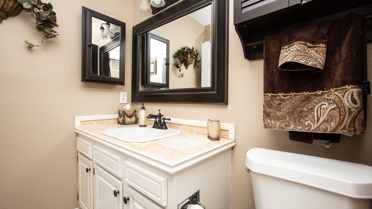 Photo of Bathroom in Tall Timbers - Brechtel