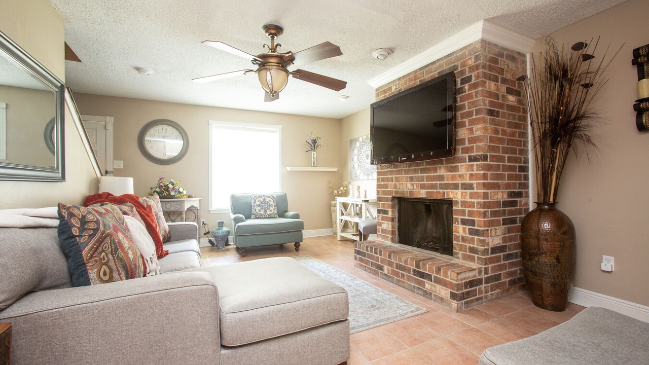 Photo of Livingroom in Tall Timbers - Brechtel