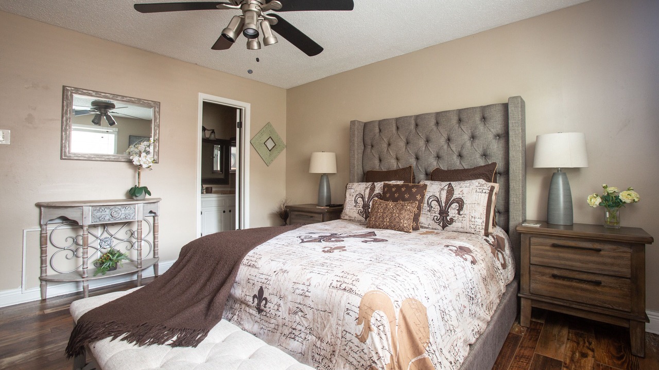 Photo of Bedroom in Tall Timbers - Brechtel