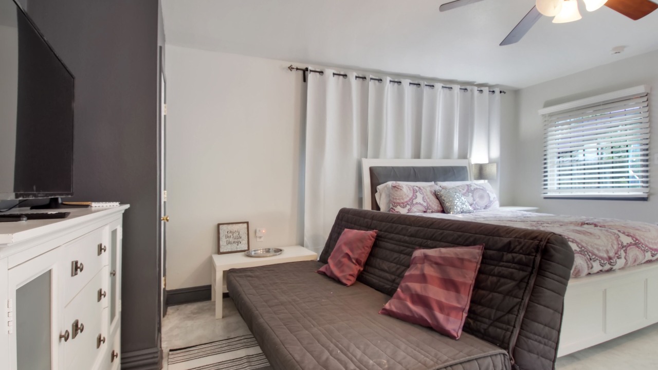 Photo of Bedroom in Uptown Historic District