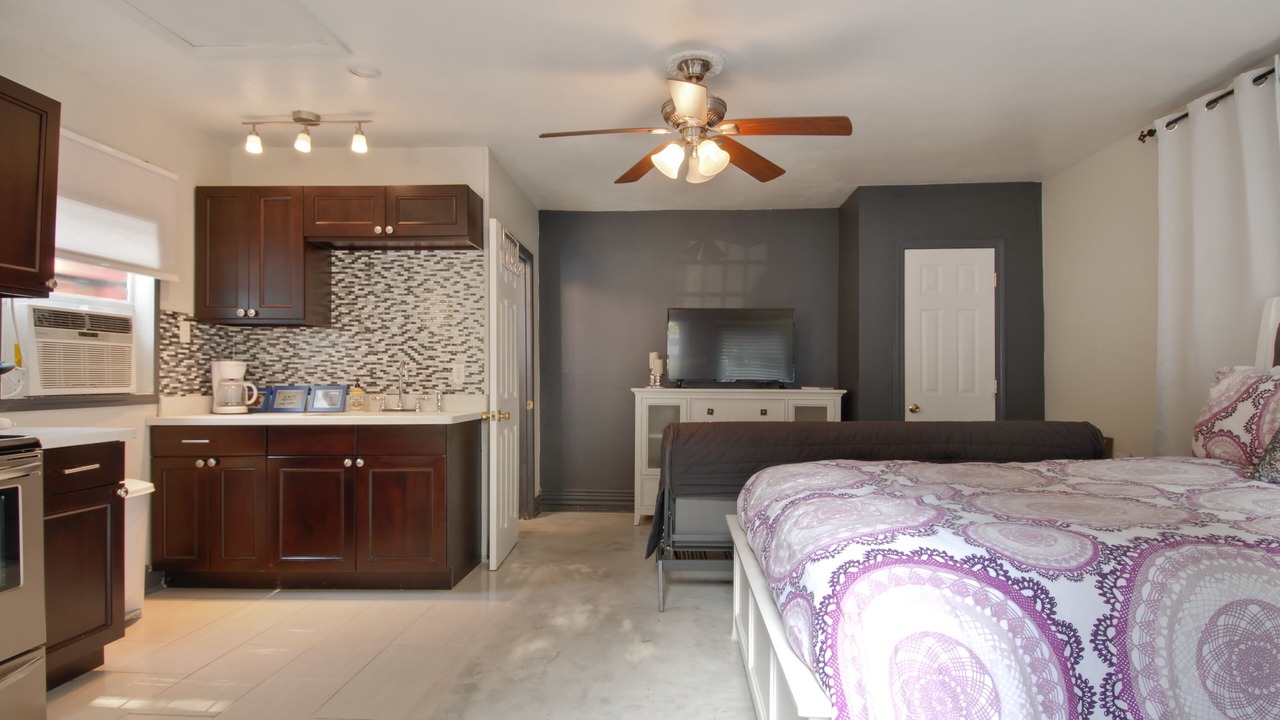 Photo of Bedroom in Uptown Historic District
