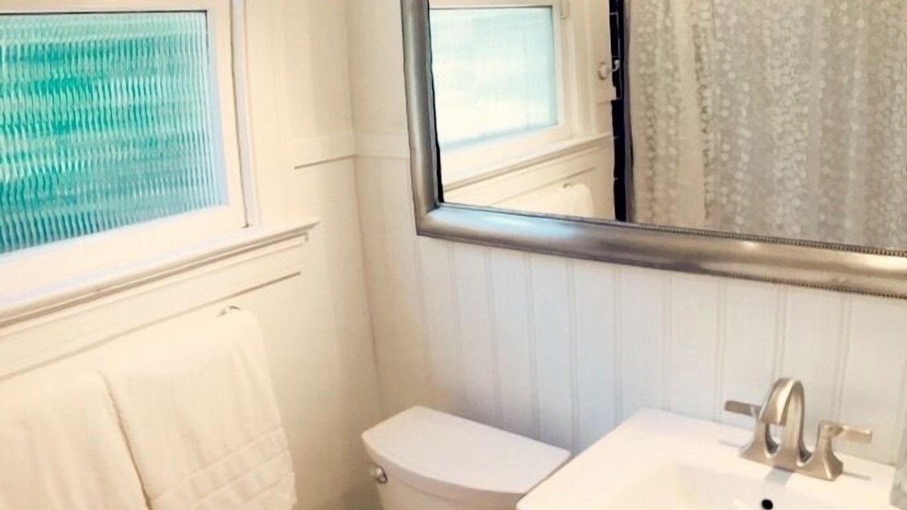 Photo of Bathroom in Greater South River City