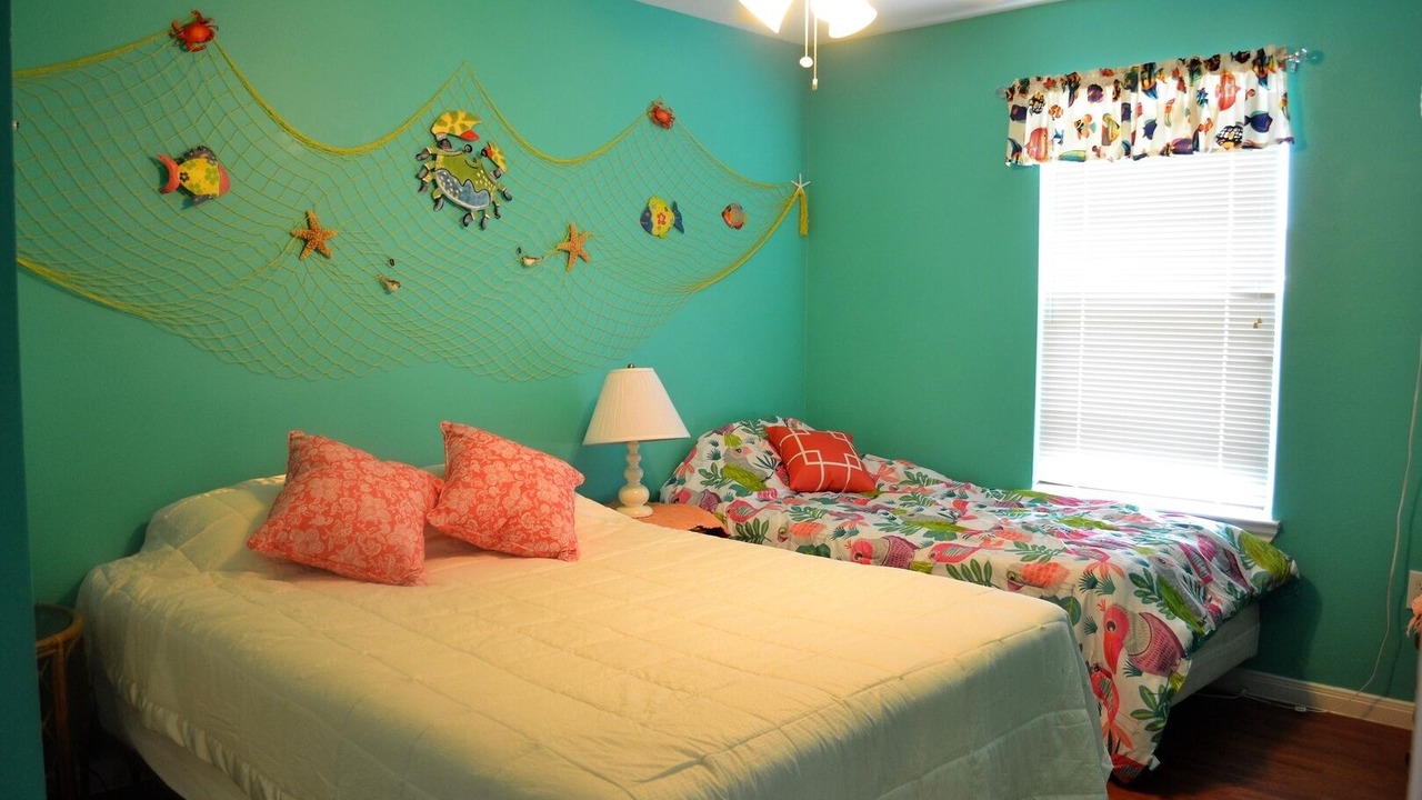 Photo of Bedroom in Crystal Beach