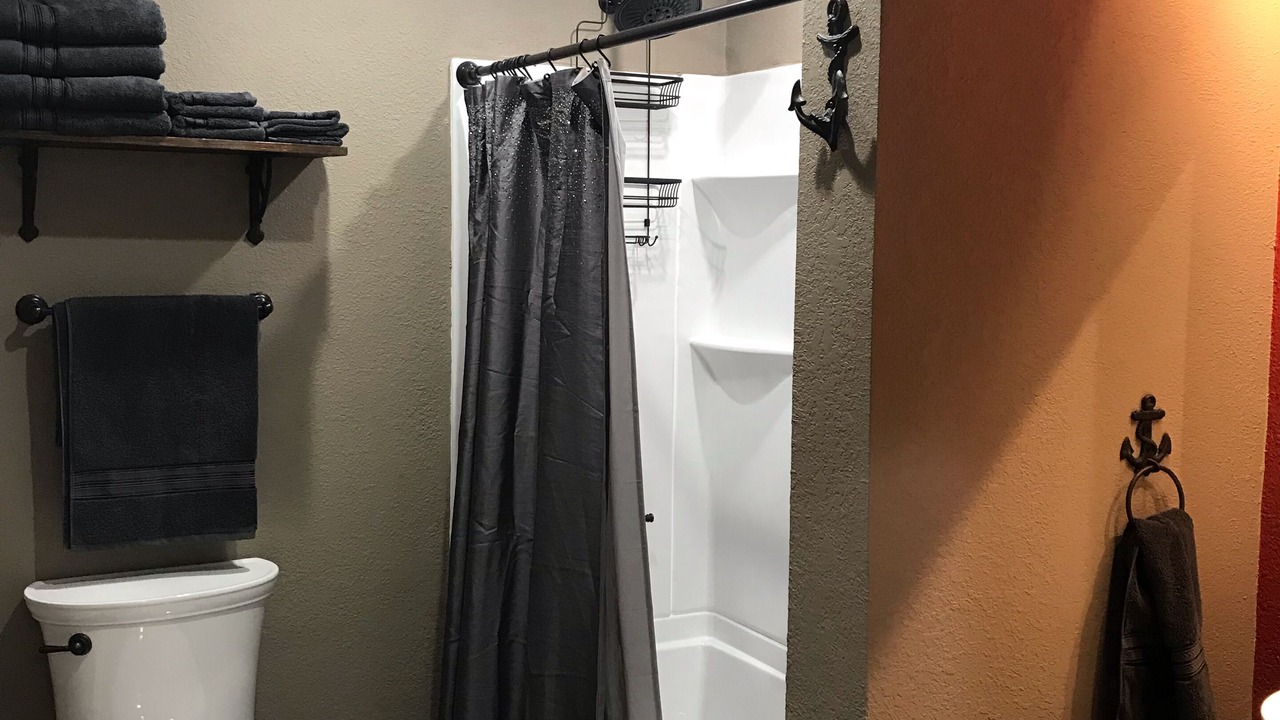 Photo of Bathroom in Barataria