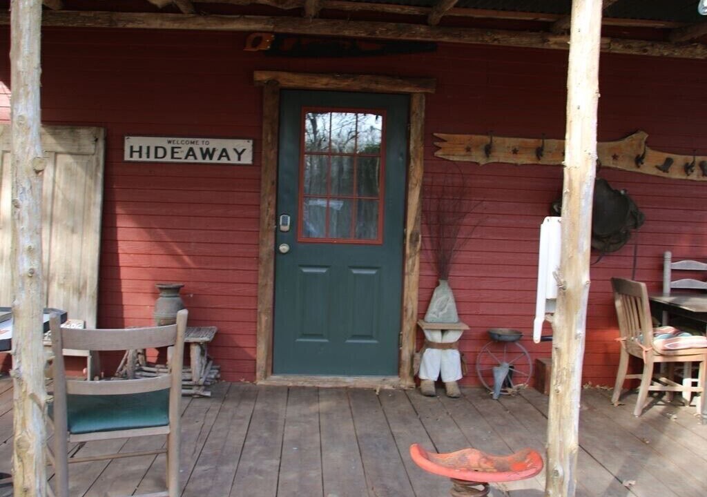 Photo of Patio Balcony in Enchanted Oaks