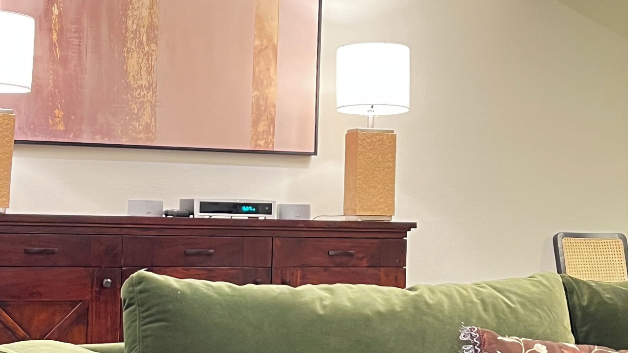 Photo of Livingroom in Greater South River City