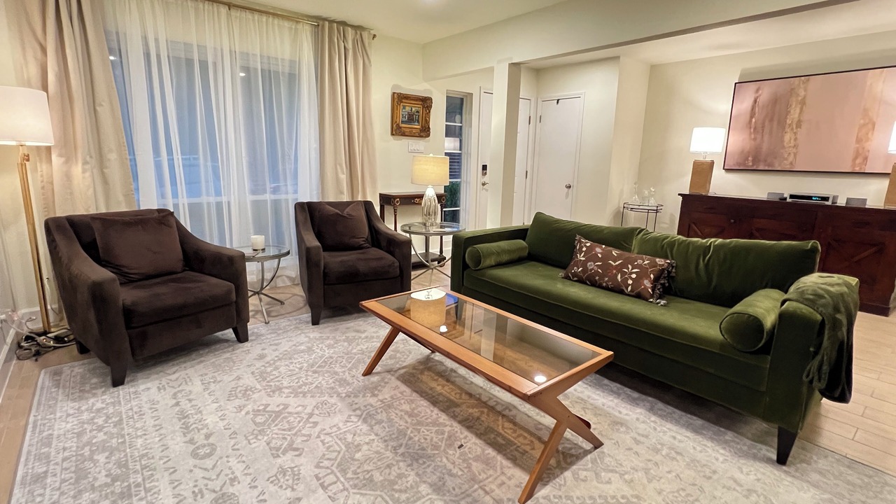 Photo of Livingroom in Greater South River City