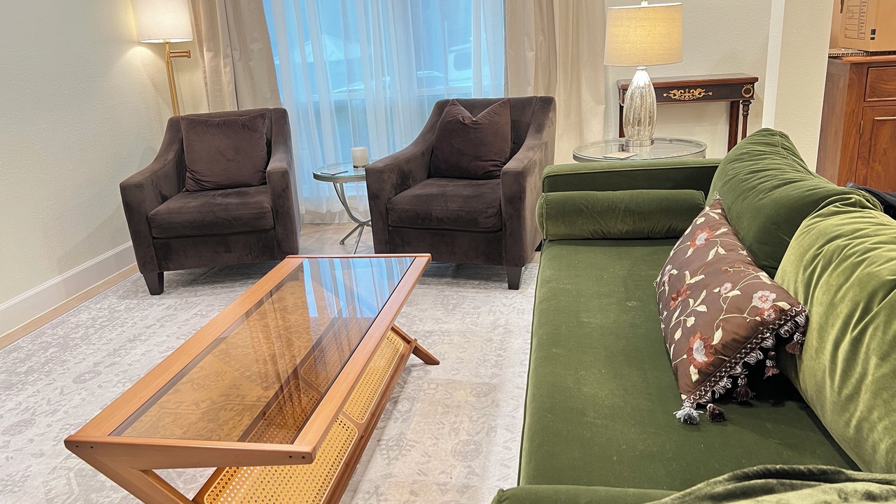 Photo of Livingroom in Greater South River City