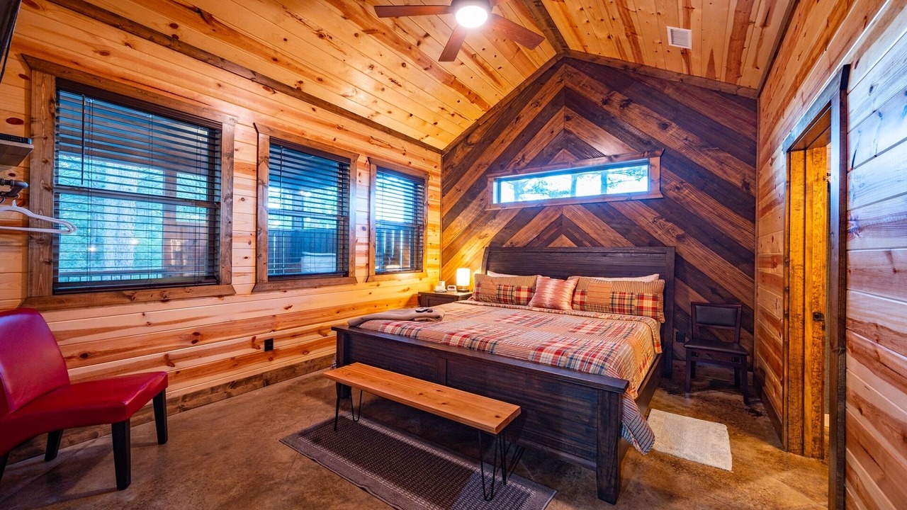 Photo of Bedroom in Broken Bow