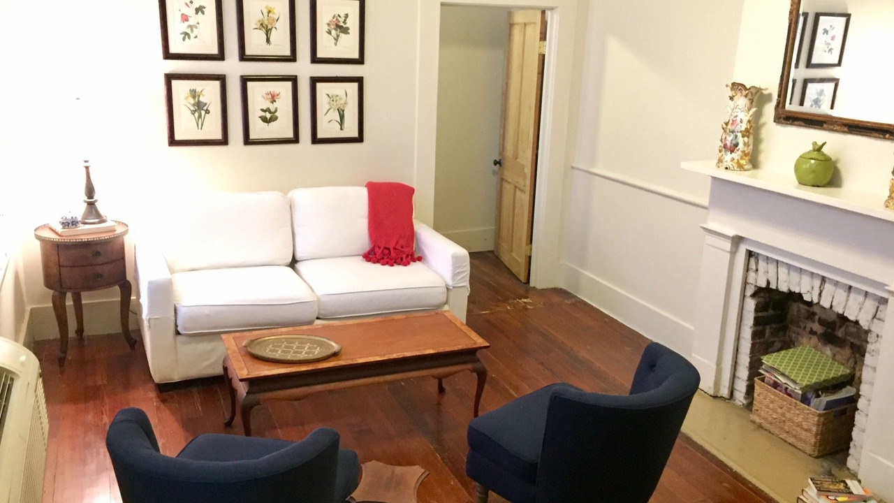 Photo of Livingroom in Garden District