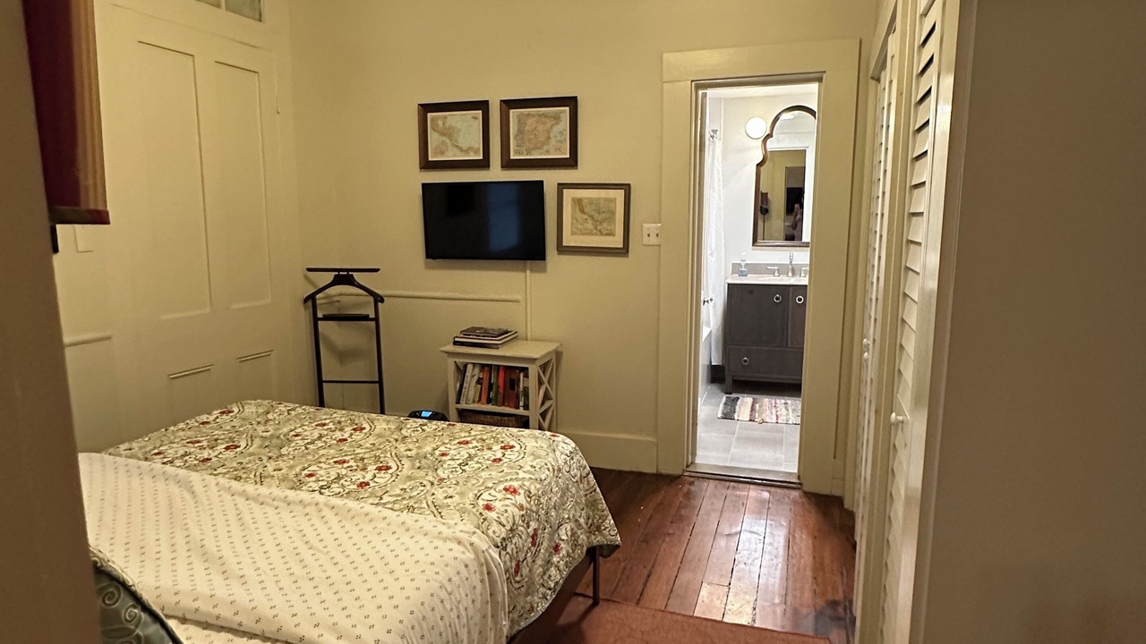 Photo of Bedroom in Garden District