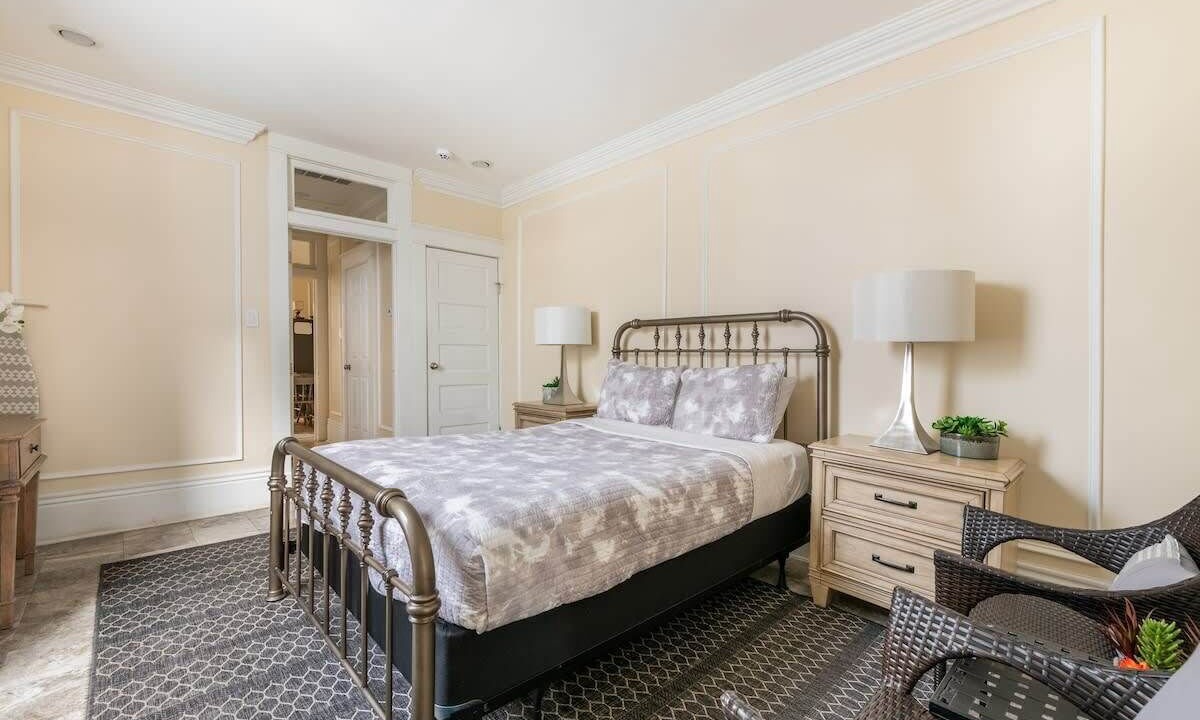 Photo of Bedroom in Uptown Historic District