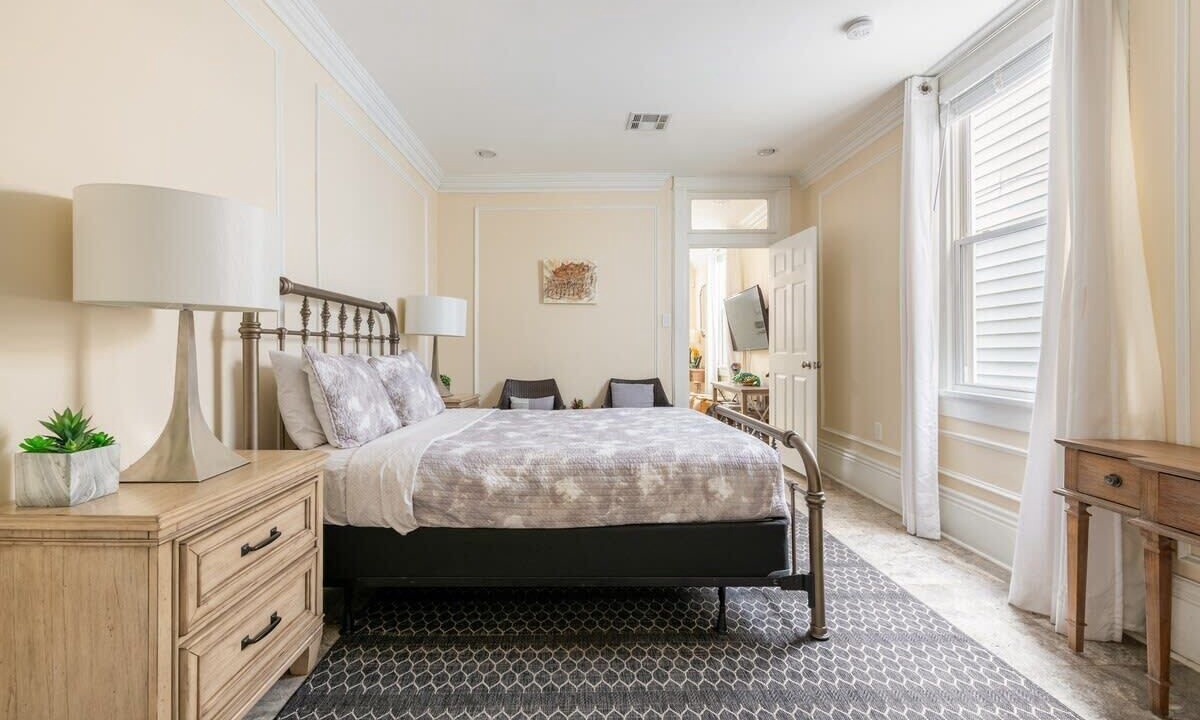 Photo of Bedroom in Uptown Historic District