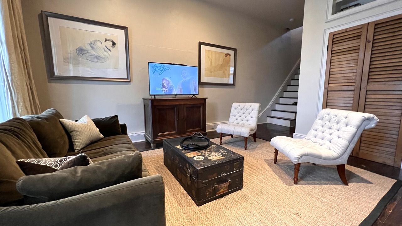 Photo of Livingroom in Lower Garden District