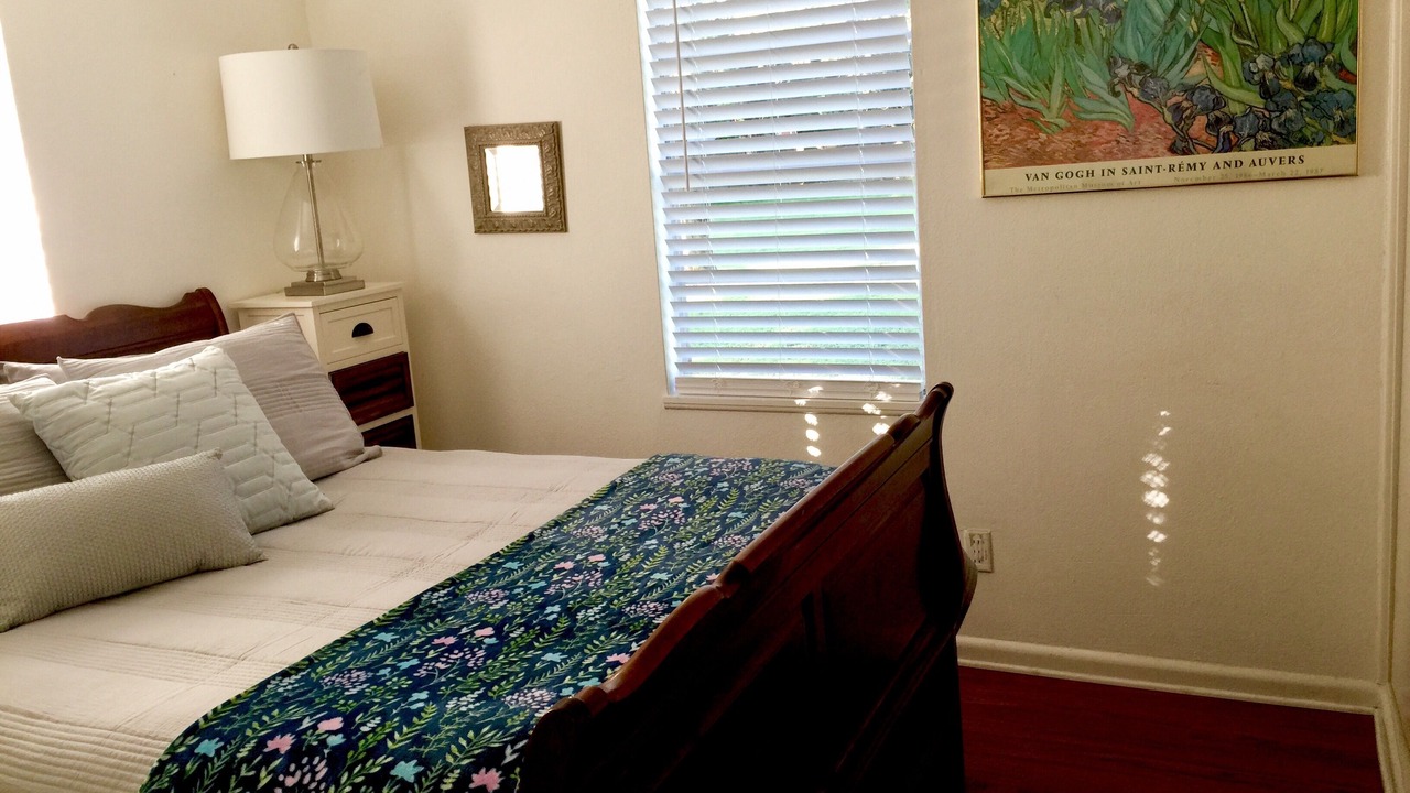 Photo of Bedroom in Oakland Estates