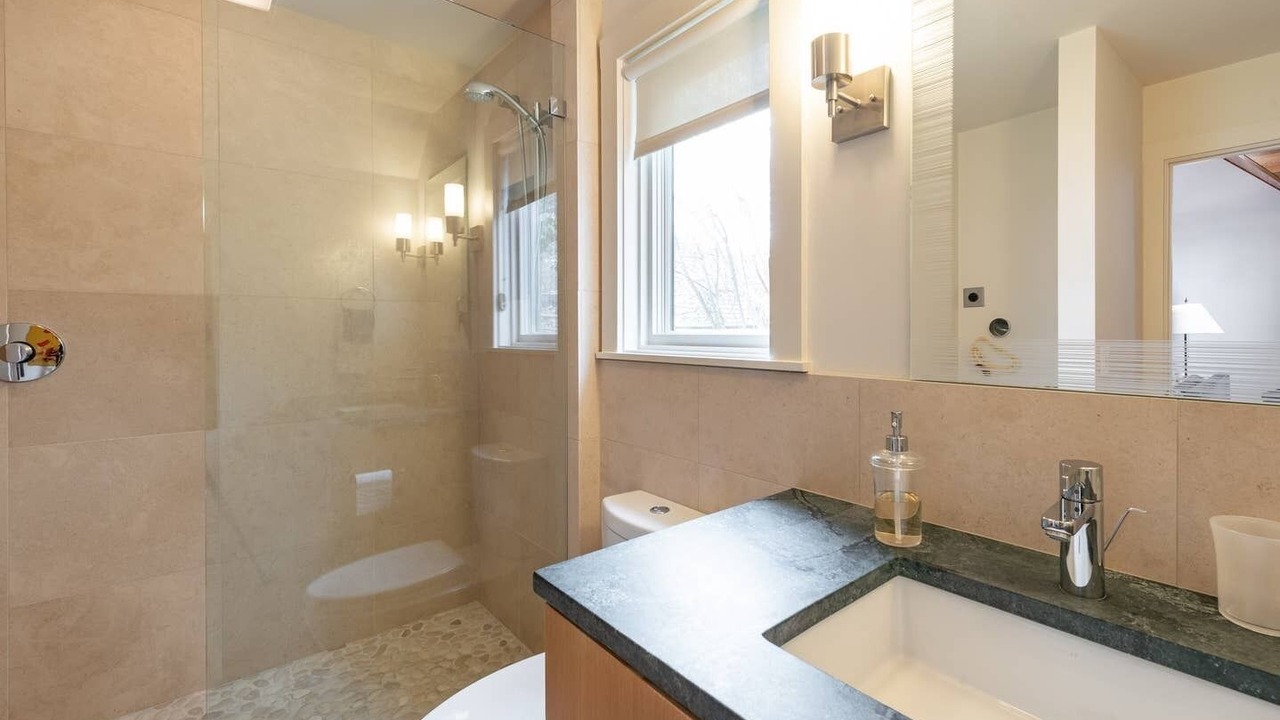 Photo of Bathroom in Pemberton Heights