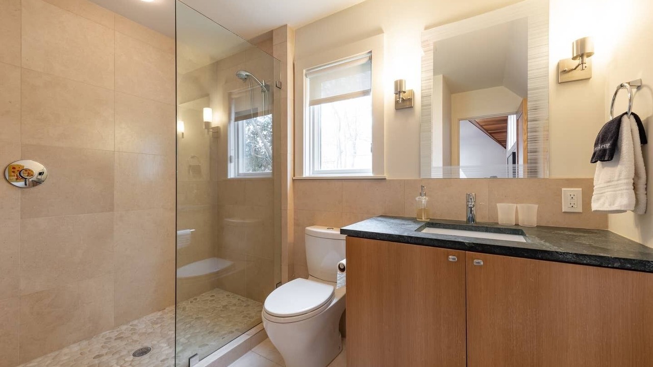 Photo of Bathroom in Pemberton Heights