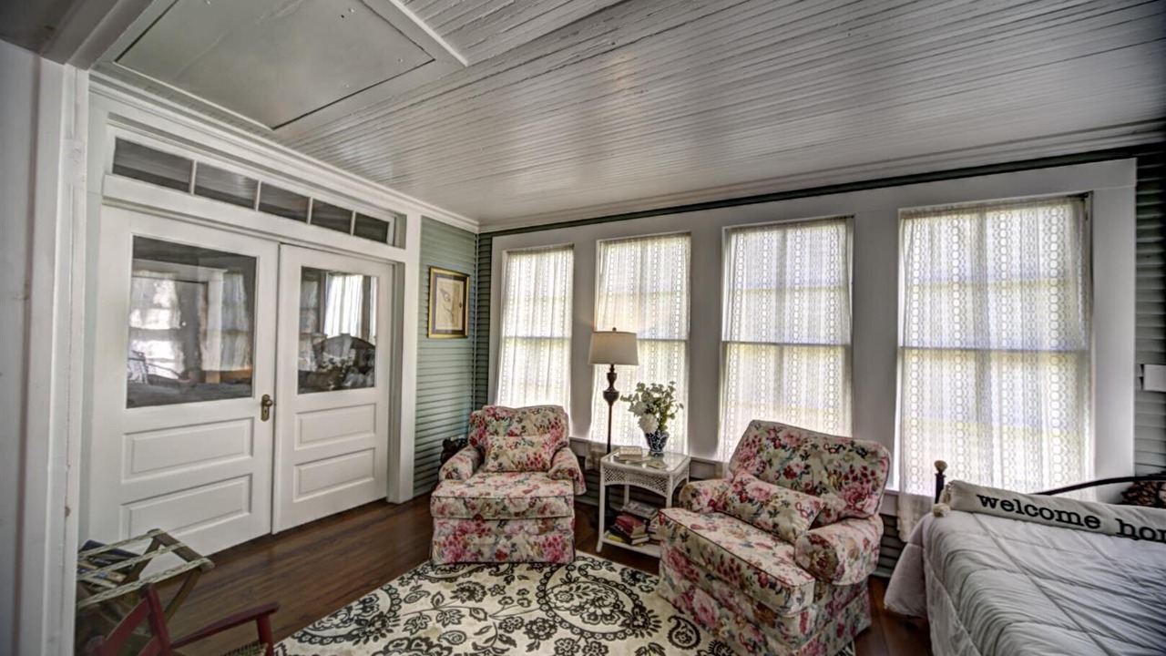 Photo of Bedroom in East Natchitoches