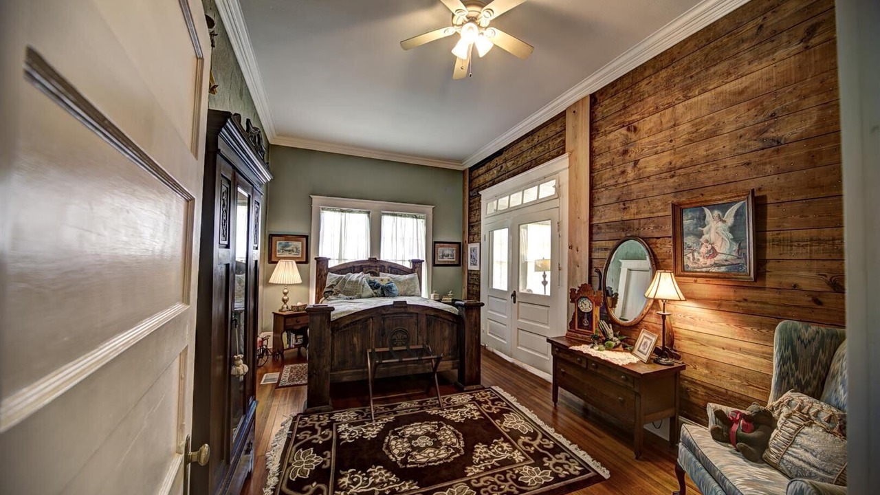 Photo of Bedroom in East Natchitoches