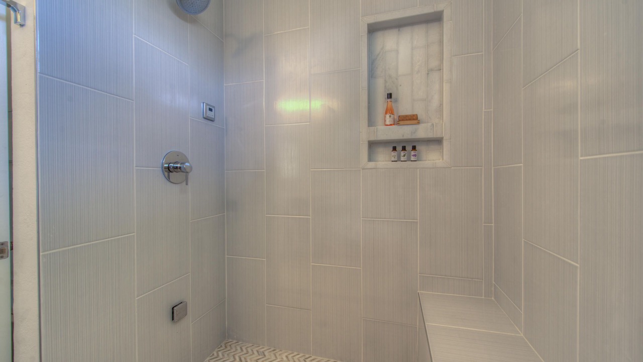 Photo of Bathroom in East Cesar Chavez