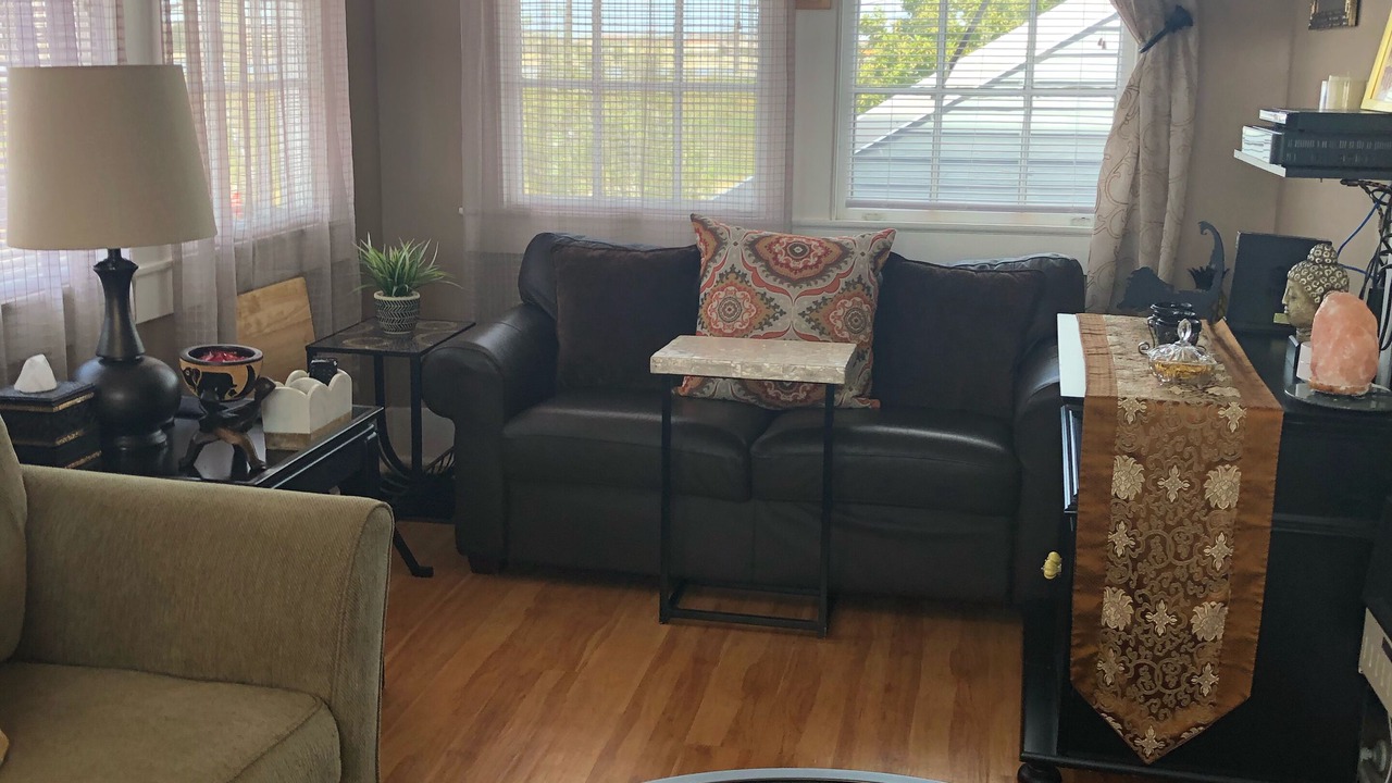 Photo of Livingroom in Algiers Point