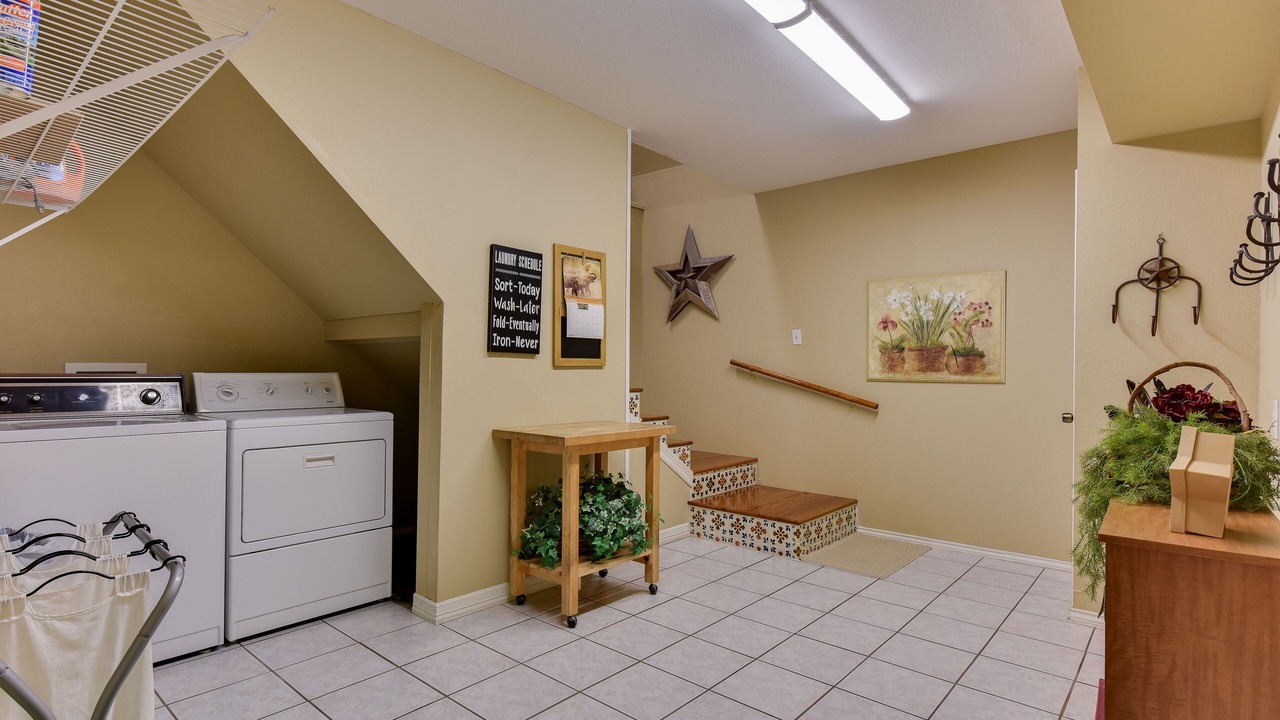 Photo of Bedroom in Oakland Estates