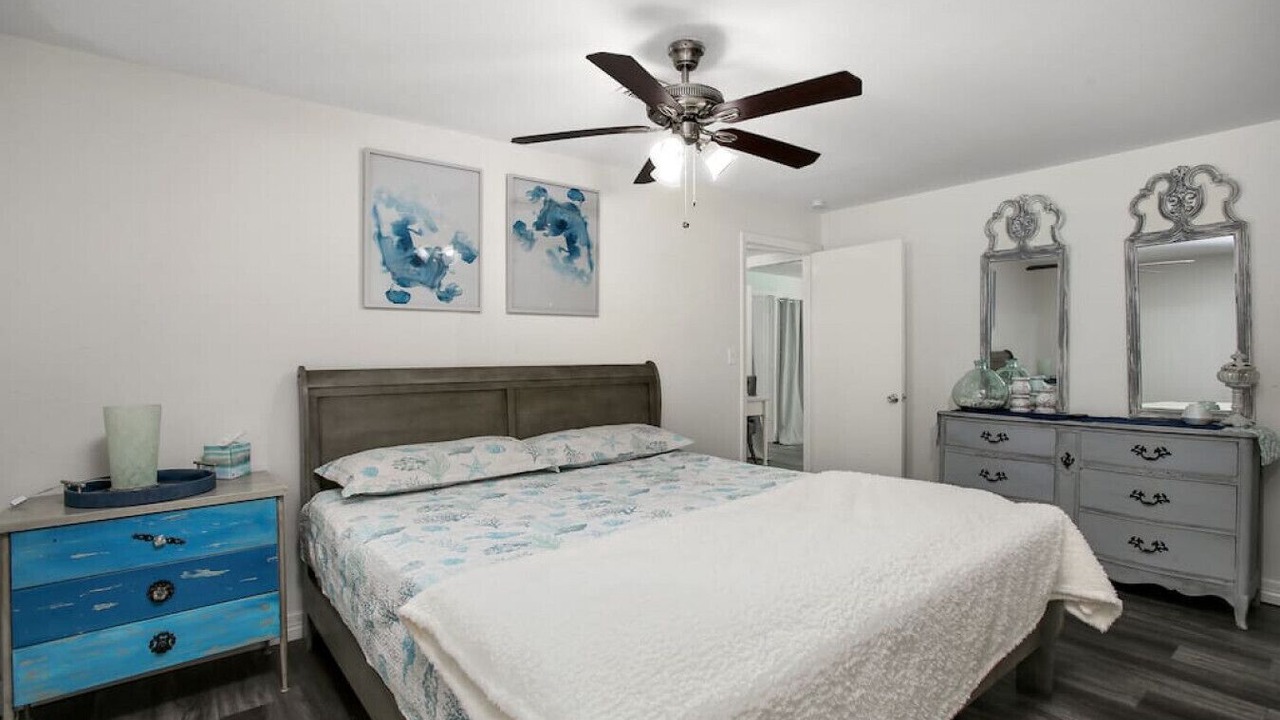 Photo of Bedroom in Clear Lake Shores