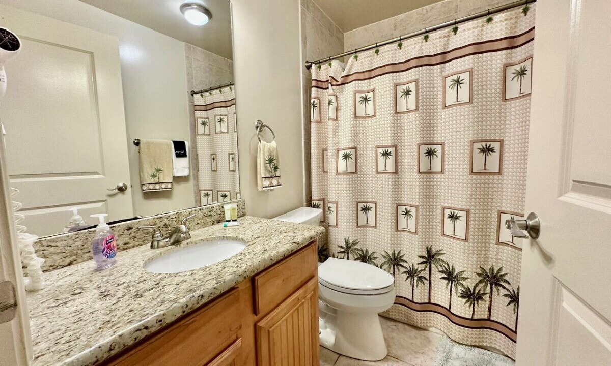 Photo of Bathroom in Henderson Point