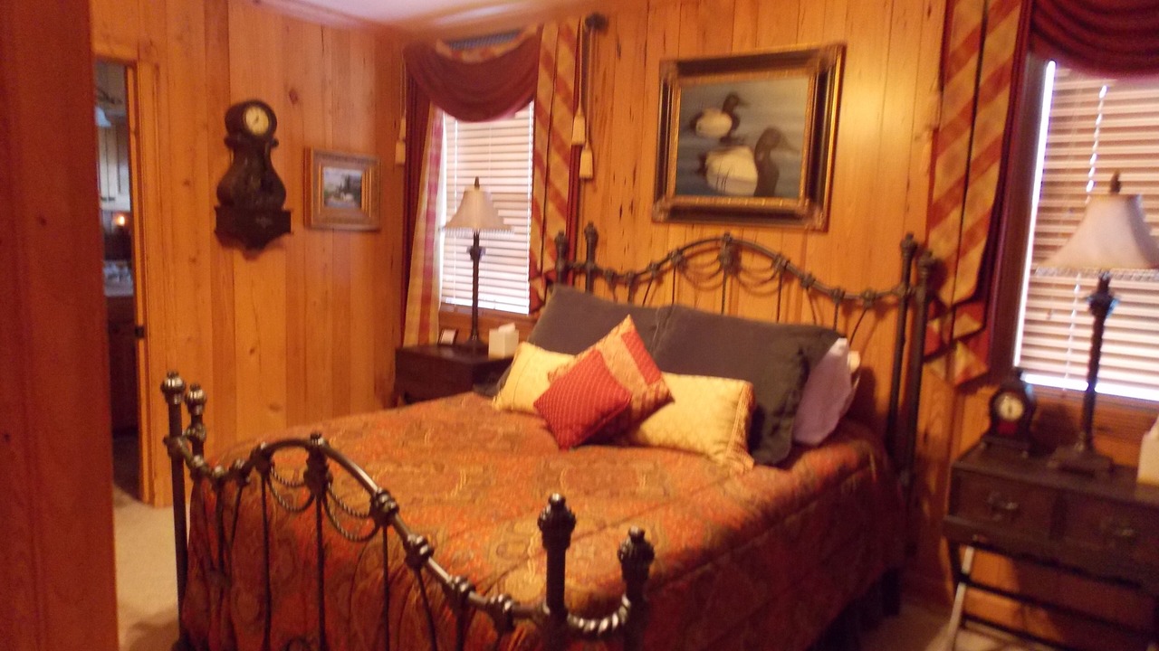 Photo of Bedroom in Lafitte