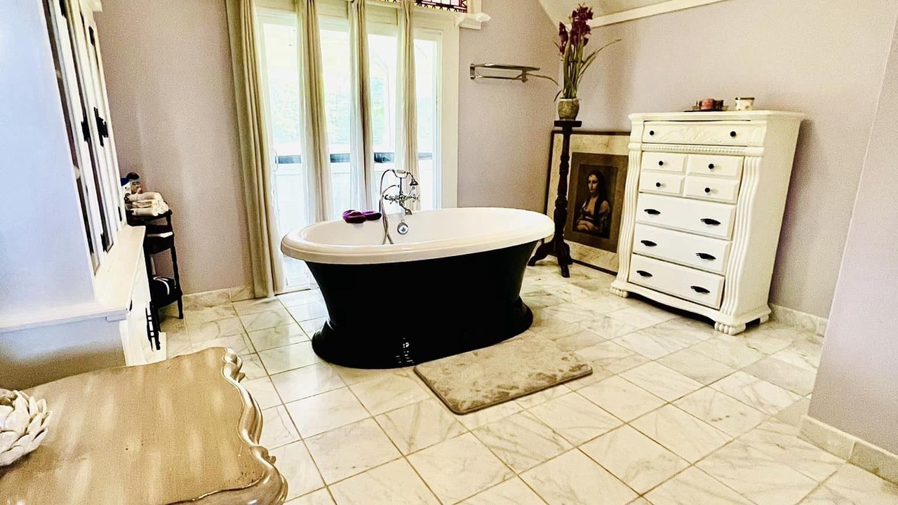 Photo of Bathroom in Kennard