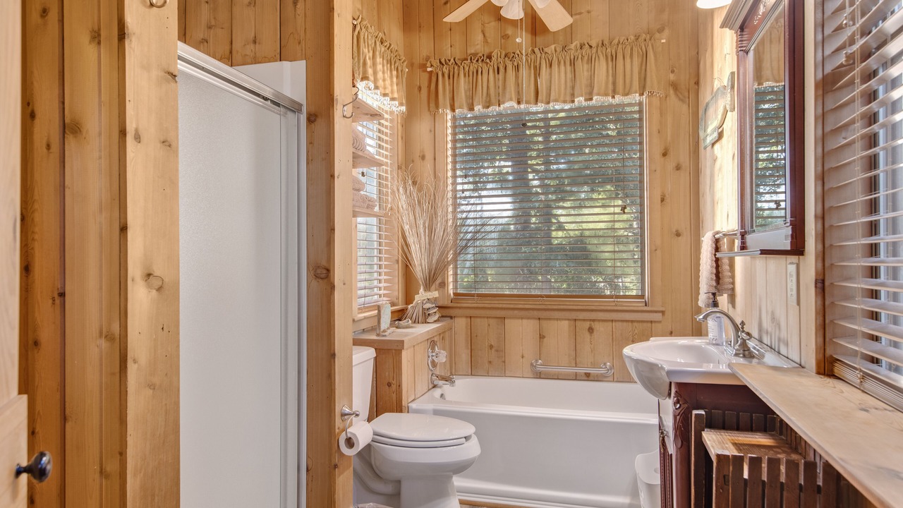 Photo of Bathroom in Negreet