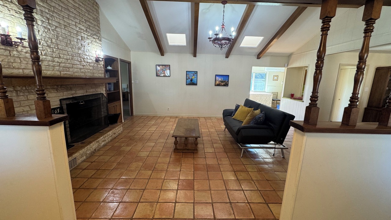 Photo of Livingroom in Medical Center District